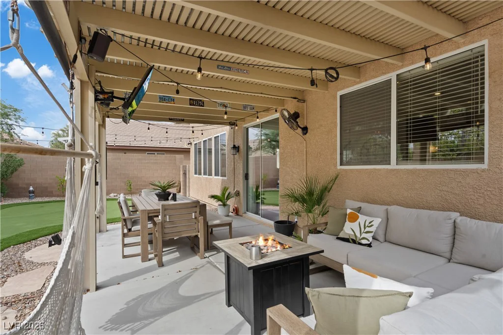 9807 Red Deer, Las Vegas, NV 89143