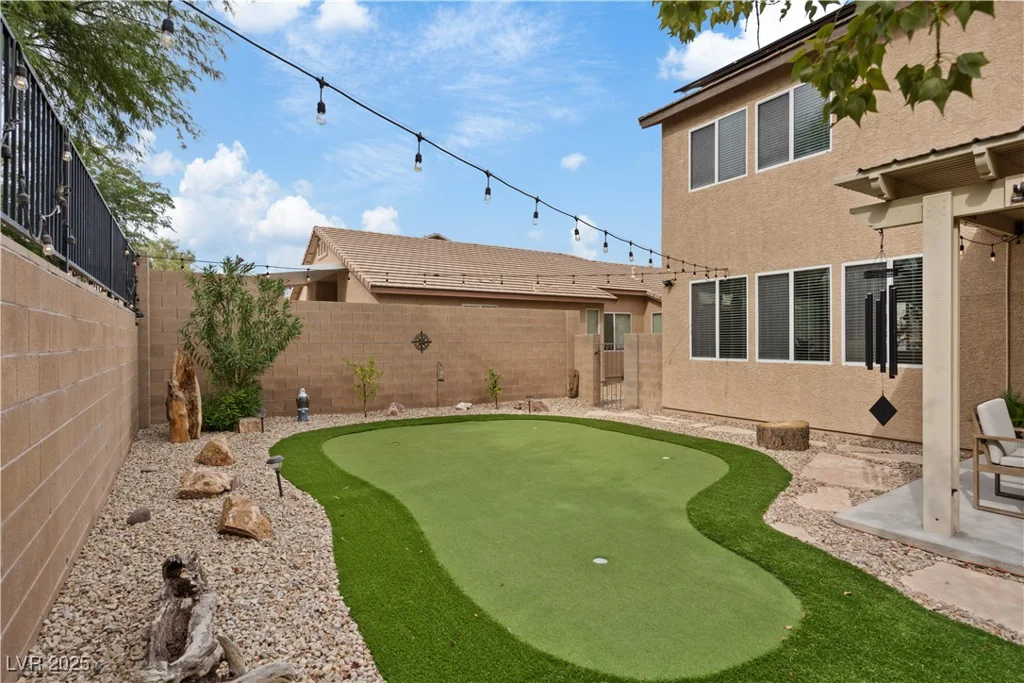 9807 Red Deer, Las Vegas, NV 89143
