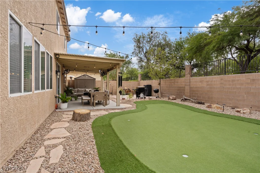 9807 Red Deer, Las Vegas, NV 89143