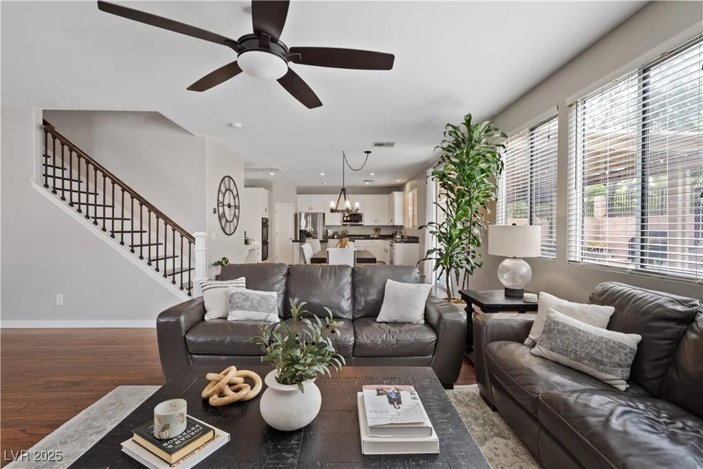 9807 Red Deer, Las Vegas, NV 89143