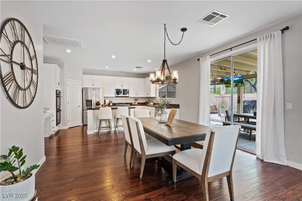 9807 Red Deer, Las Vegas, NV 89143