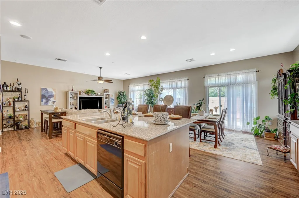 5698 Hoptree, Pahrump, NV 89061