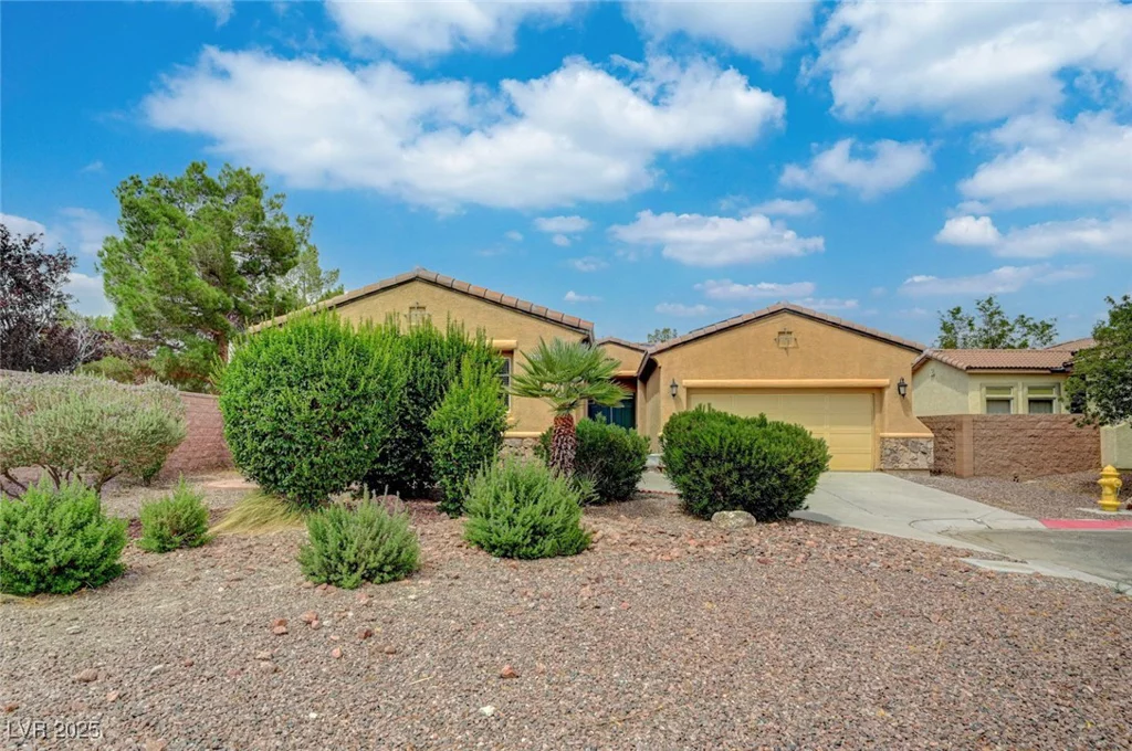 5698 Hoptree, Pahrump, NV 89061