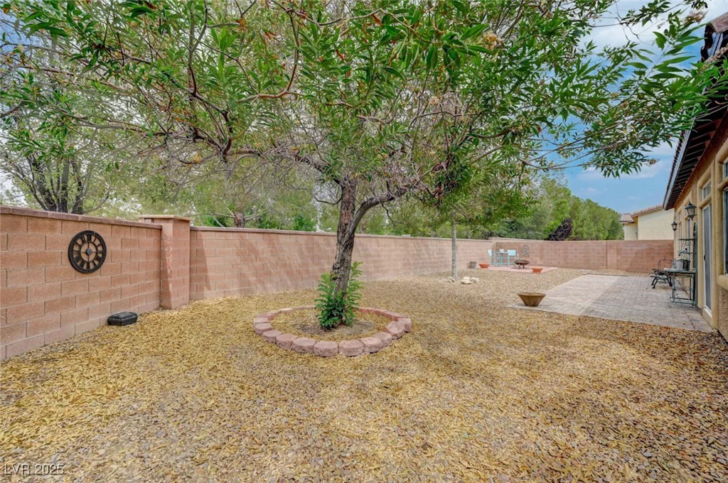 5698 Hoptree, Pahrump, NV 89061
