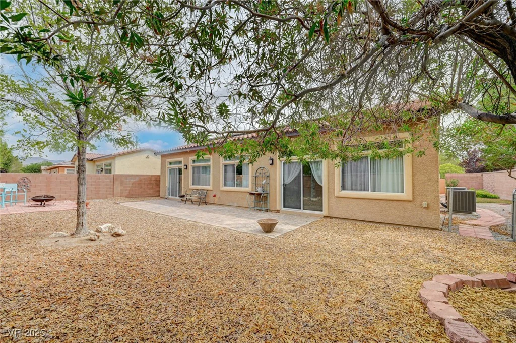 5698 Hoptree, Pahrump, NV 89061