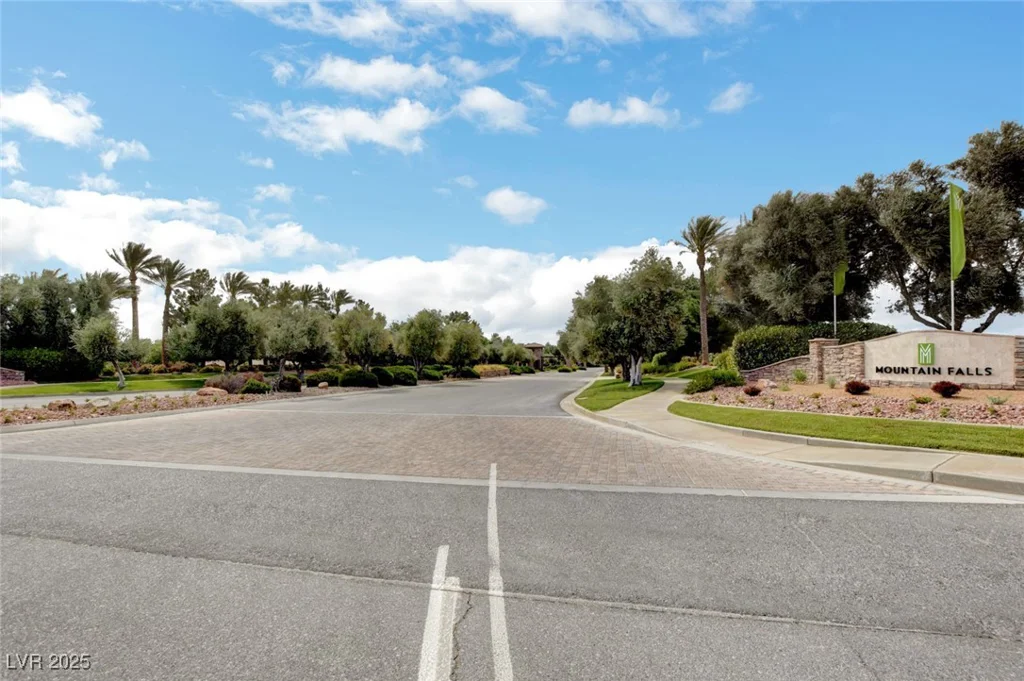 5698 Hoptree, Pahrump, NV 89061