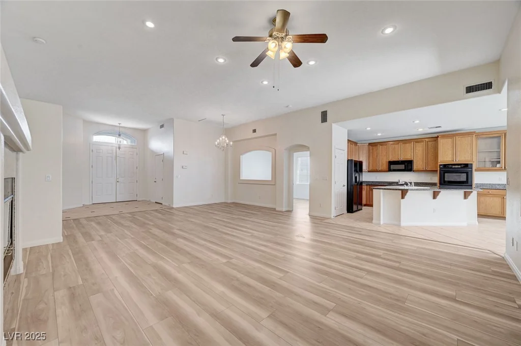 7805 Red Leaf, Las Vegas, NV 89131
