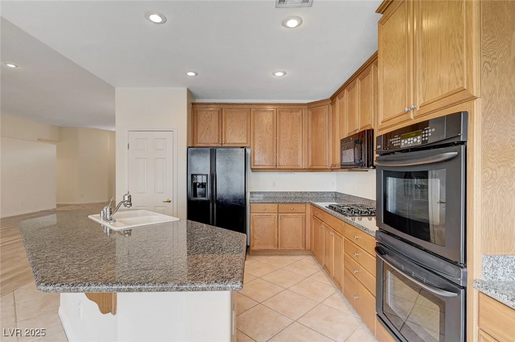 7805 Red Leaf, Las Vegas, NV 89131