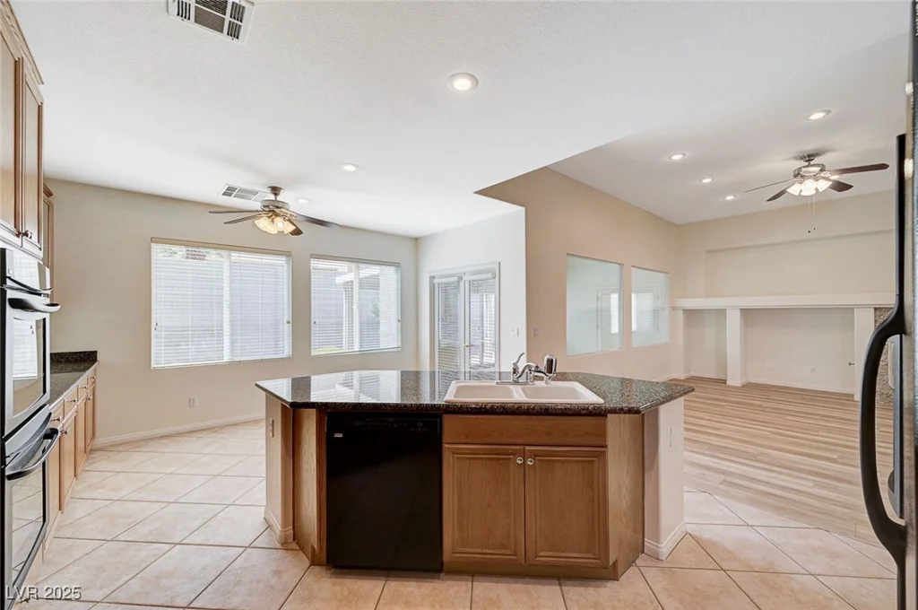 7805 Red Leaf, Las Vegas, NV 89131