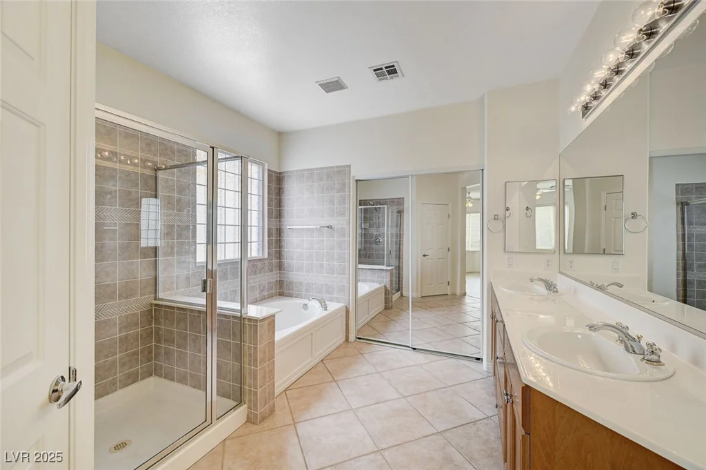 7805 Red Leaf, Las Vegas, NV 89131