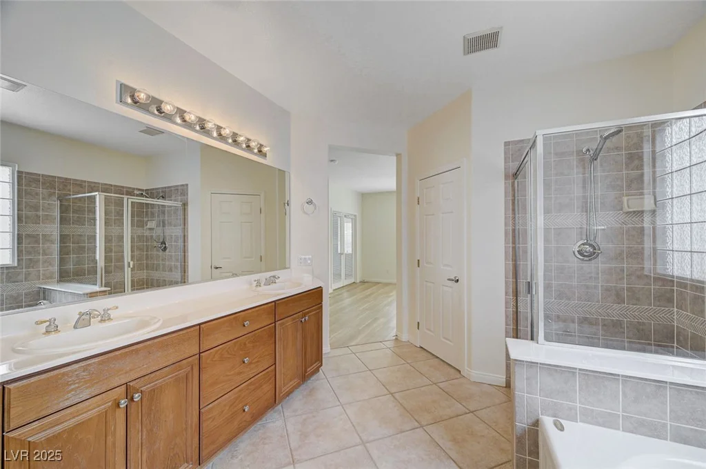 7805 Red Leaf, Las Vegas, NV 89131