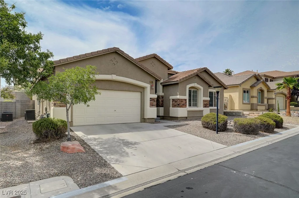 7805 Red Leaf, Las Vegas, NV 89131