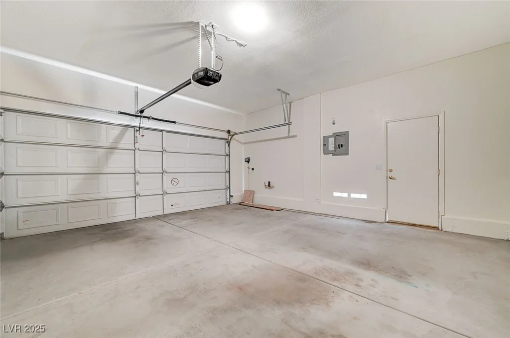 7805 Red Leaf, Las Vegas, NV 89131