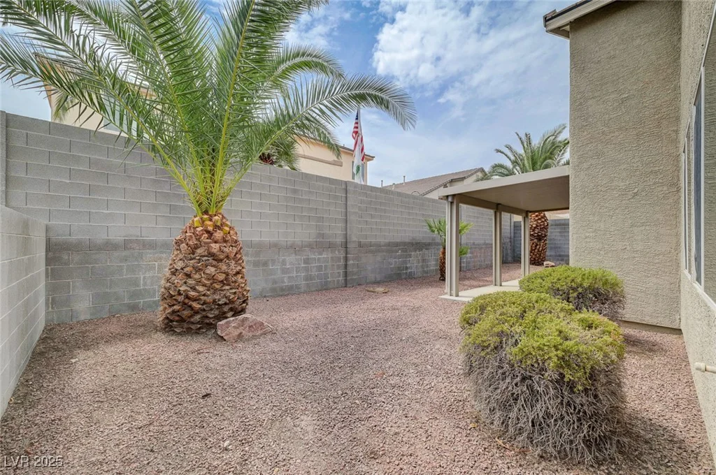 7805 Red Leaf, Las Vegas, NV 89131