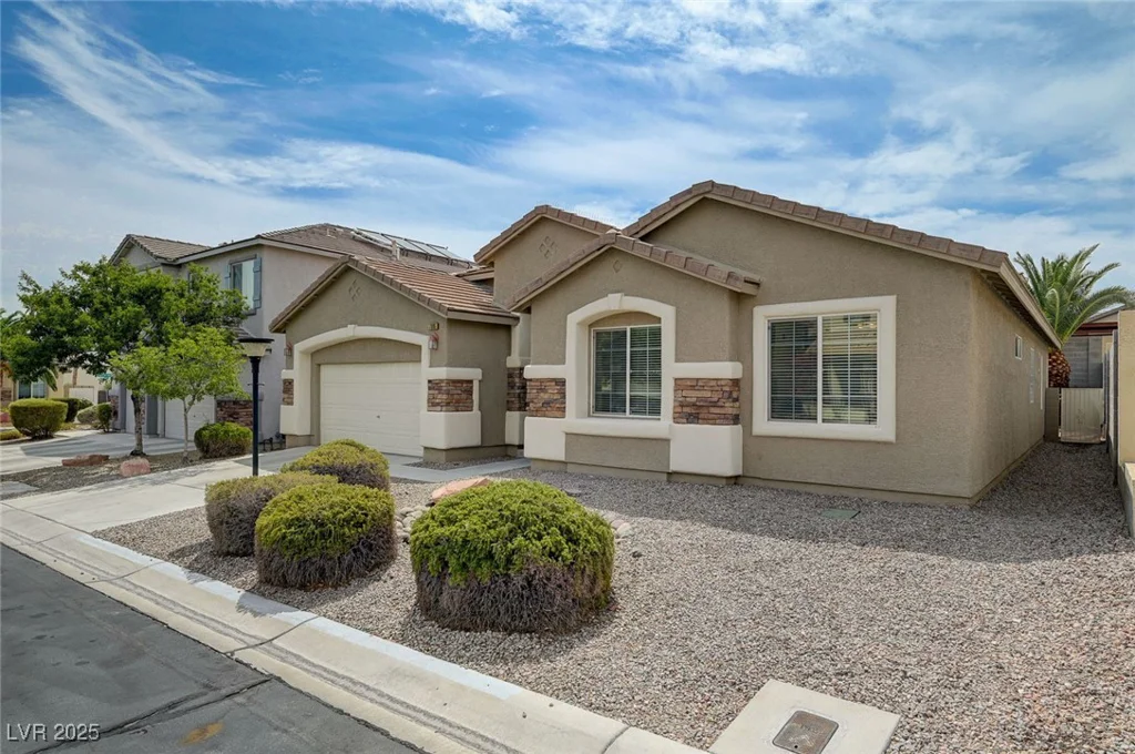 7805 Red Leaf, Las Vegas, NV 89131