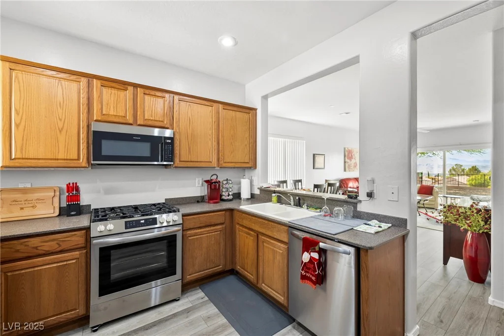 2540 Eclipsing Stars, Henderson, NV 89044