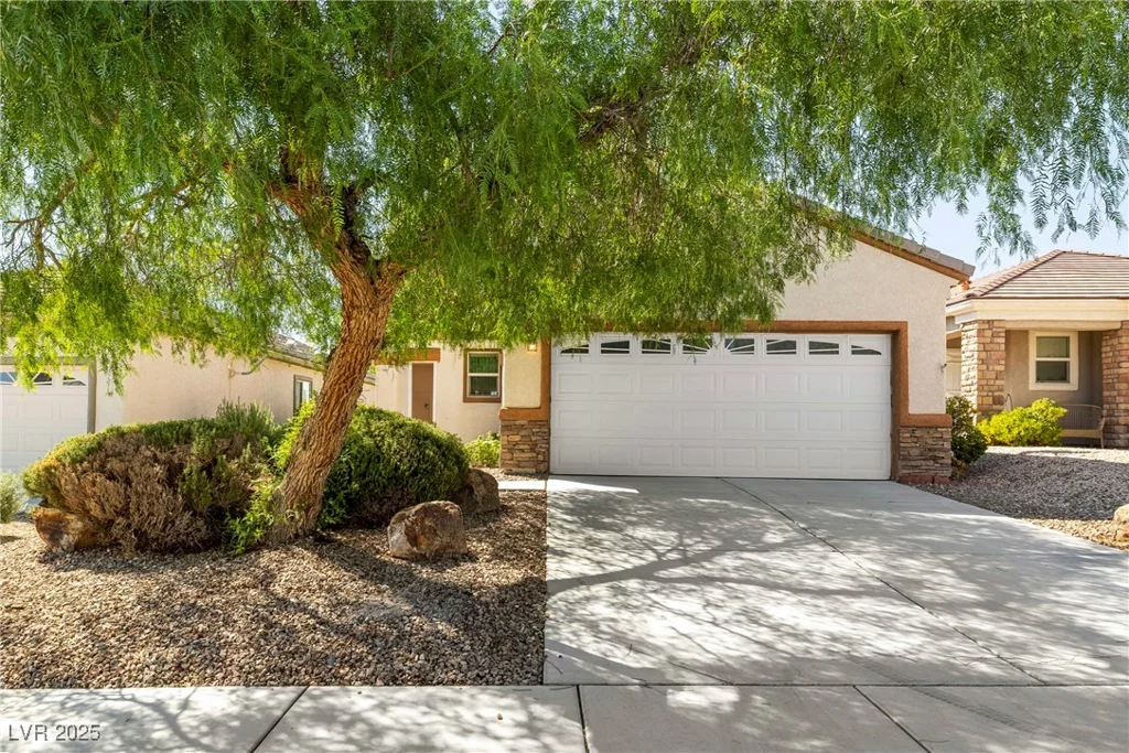 2540 Eclipsing Stars, Henderson, NV 89044