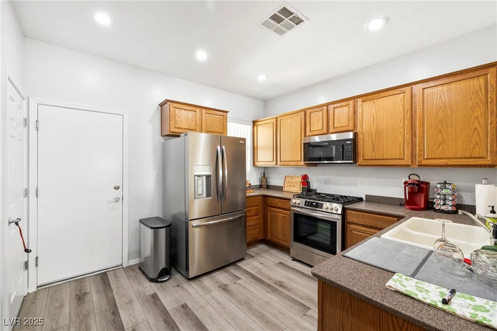 2540 Eclipsing Stars, Henderson, NV 89044