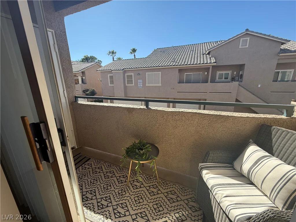 2052 Gravel Hill, Las Vegas, NV 89117