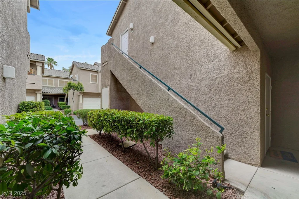 2052 Gravel Hill, Las Vegas, NV 89117