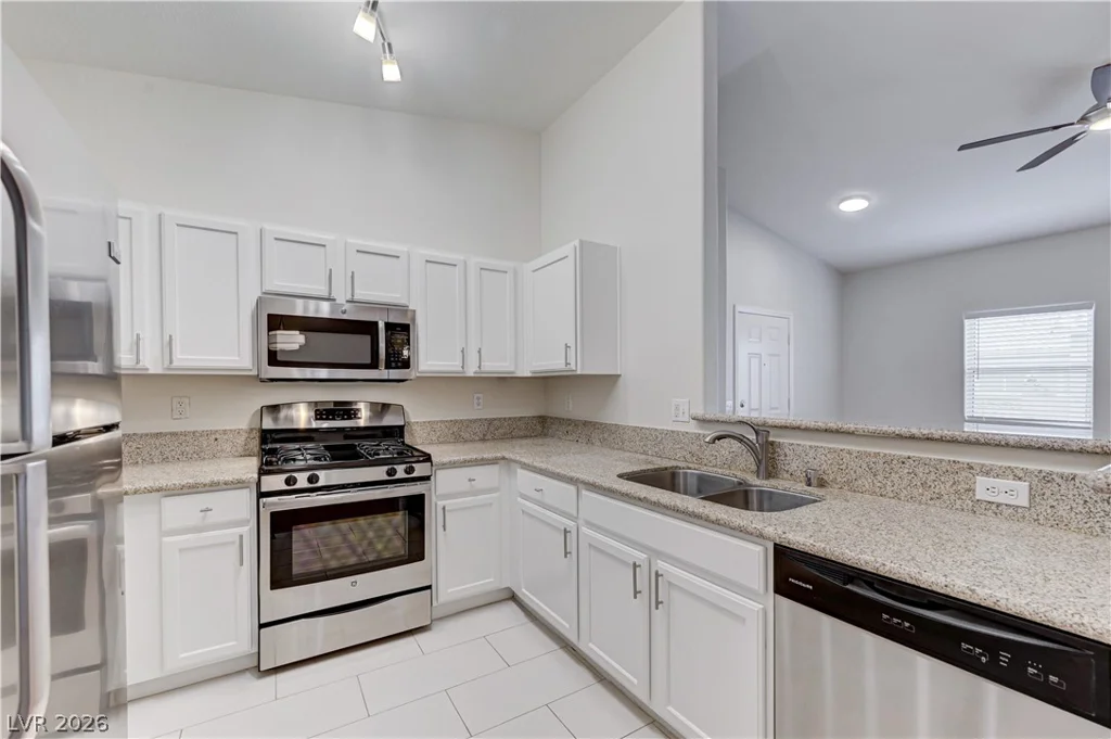 2052 Gravel Hill, Las Vegas, NV 89117