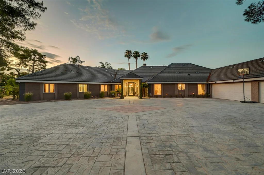 7258 Loma Alta, Las Vegas, NV 89120