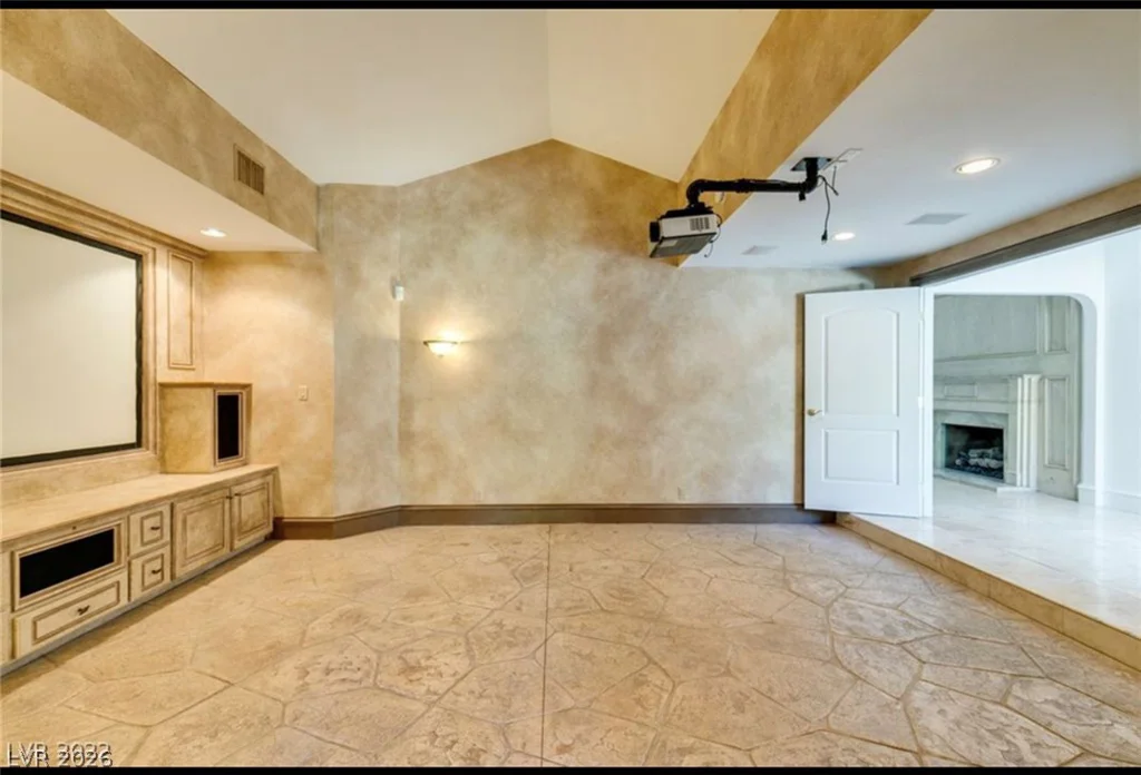 7258 Loma Alta, Las Vegas, NV 89120