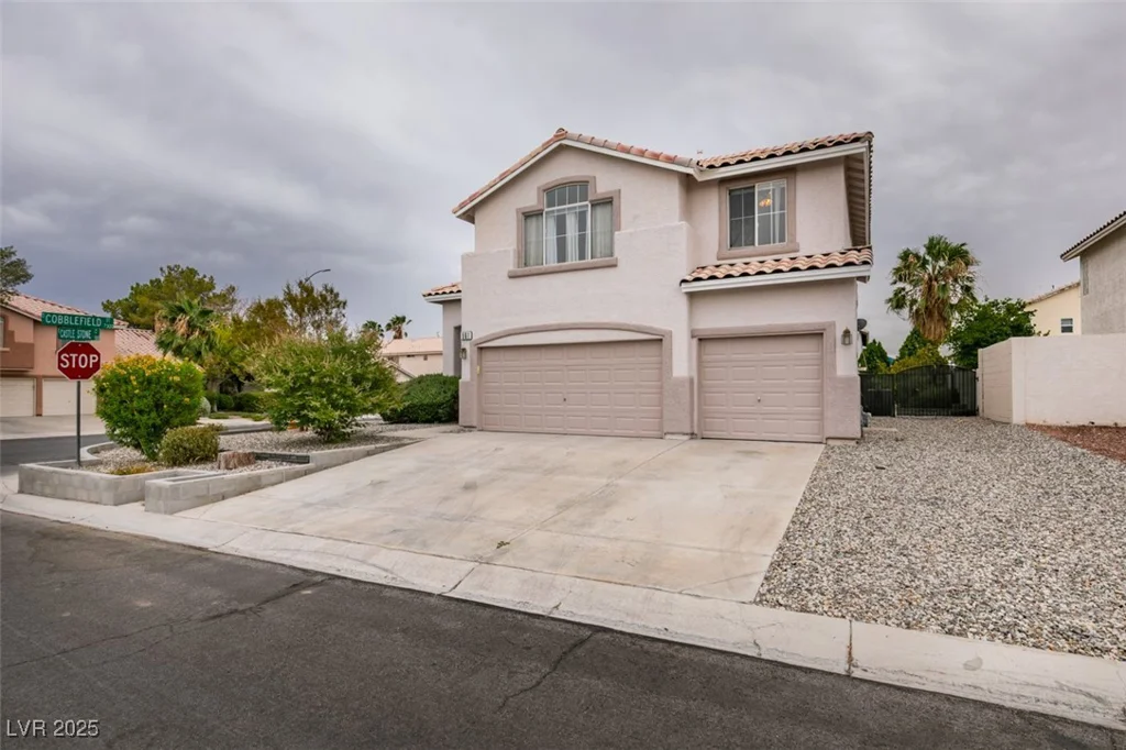 561 Castle Stone, Las Vegas, NV 89123