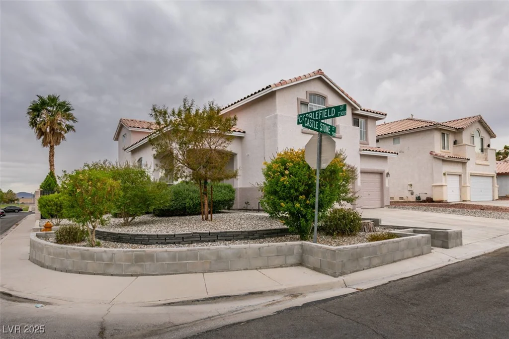 561 Castle Stone, Las Vegas, NV 89123