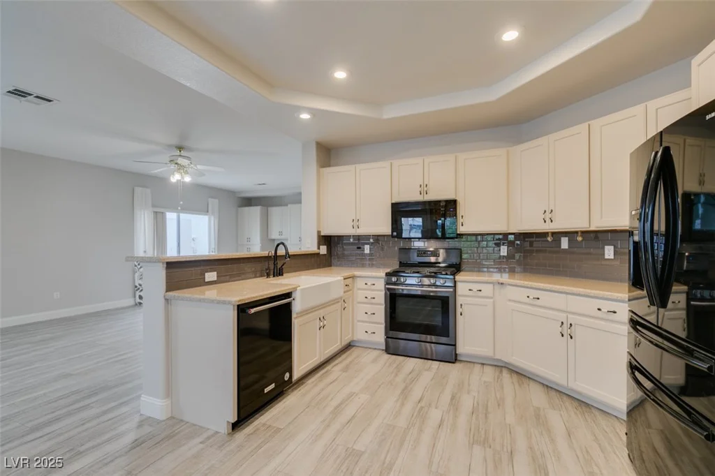 561 Castle Stone, Las Vegas, NV 89123