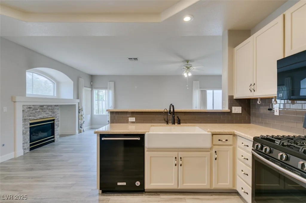 561 Castle Stone, Las Vegas, NV 89123