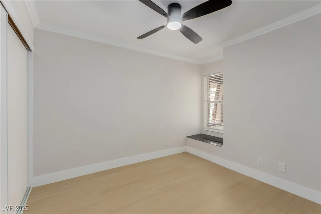 1017 Shifting Sands, Las Vegas, NV 89108