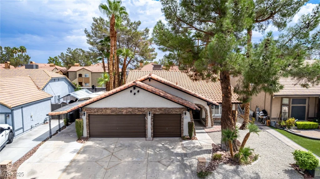 1017 Shifting Sands, Las Vegas, NV 89108