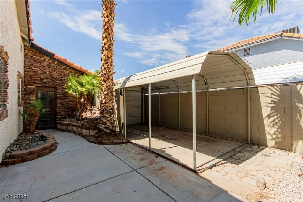 1017 Shifting Sands, Las Vegas, NV 89108