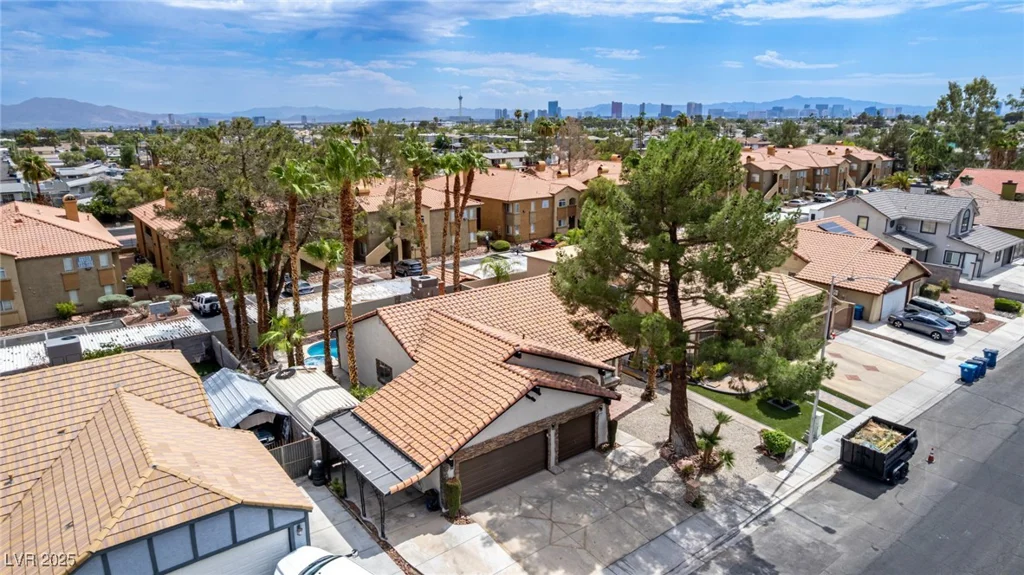 1017 Shifting Sands, Las Vegas, NV 89108