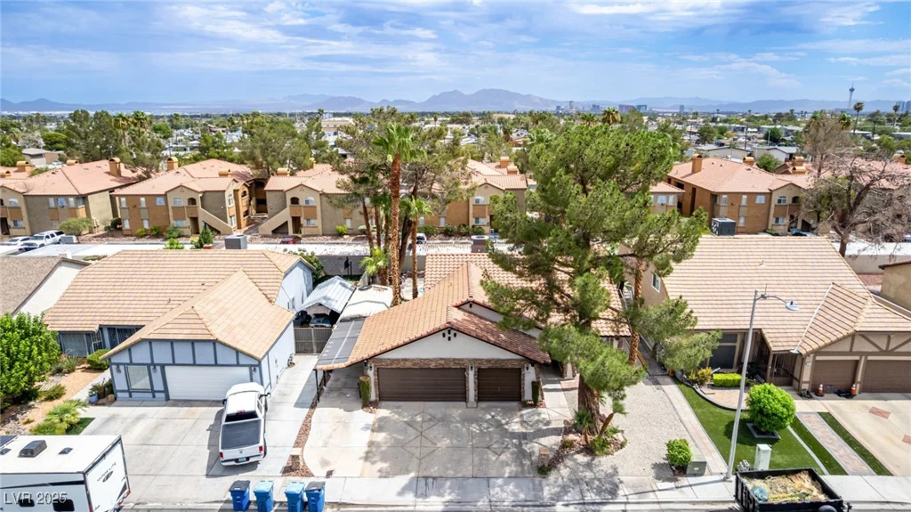 1017 Shifting Sands, Las Vegas, NV 89108