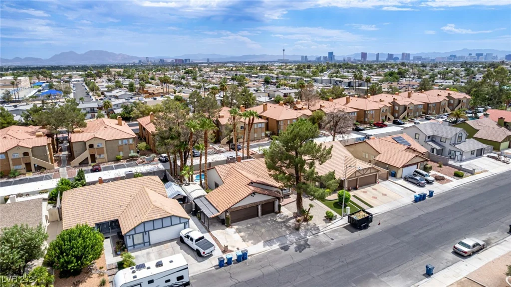 1017 Shifting Sands, Las Vegas, NV 89108