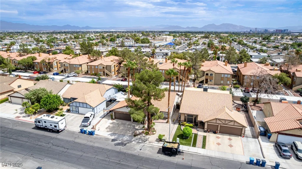 1017 Shifting Sands, Las Vegas, NV 89108