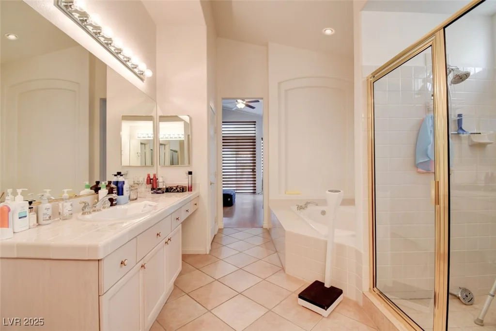 8759 Las Olivas, Las Vegas, NV 89147