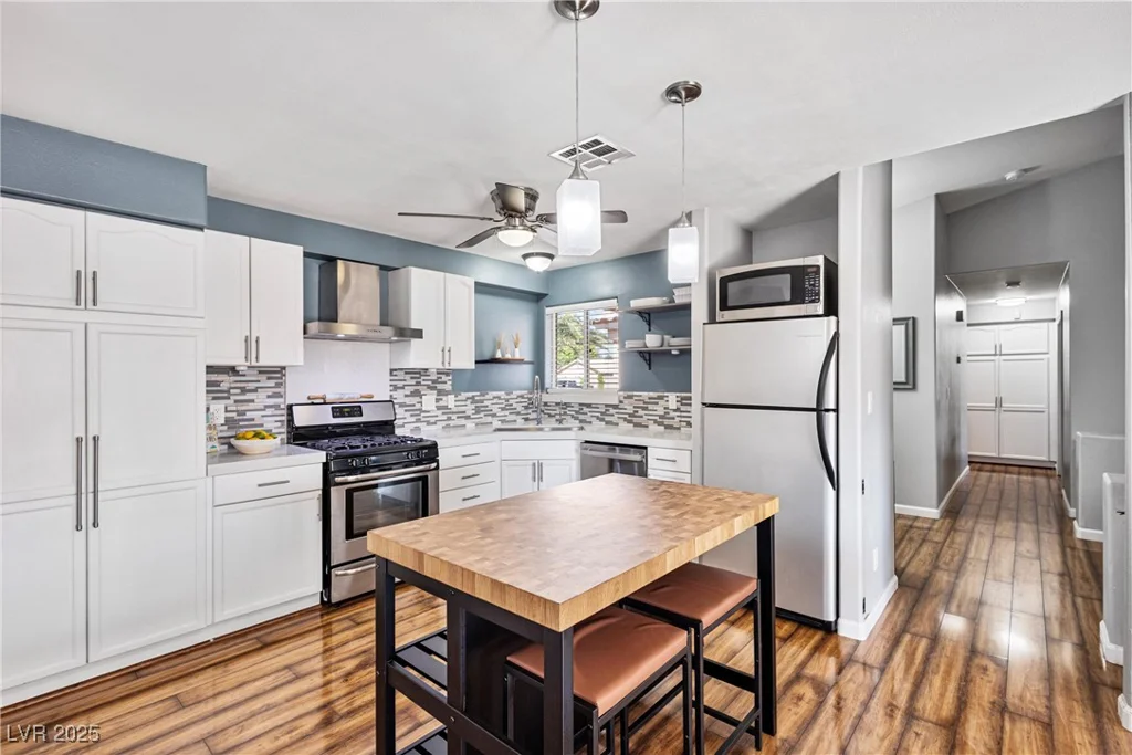 4431 Pageantry Falls, North Las Vegas, NV 89031