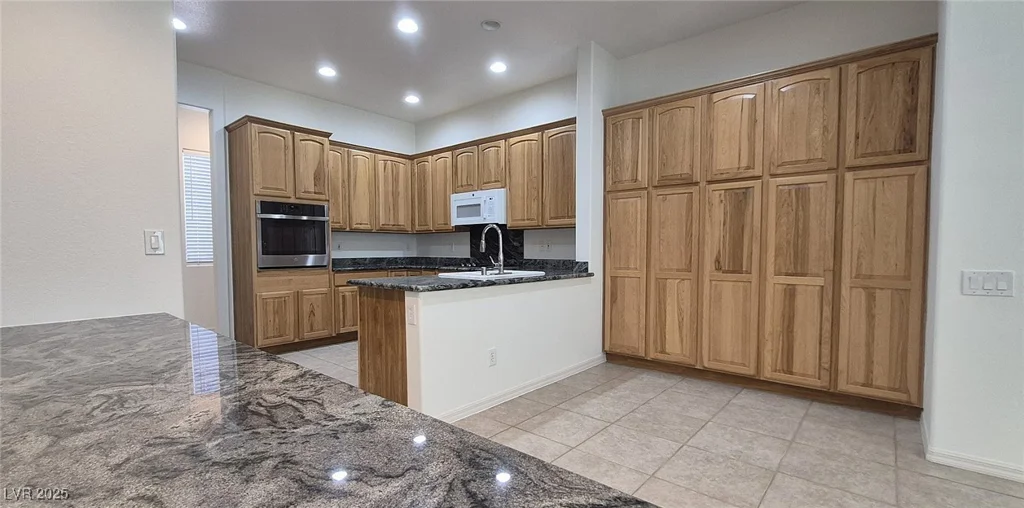 2483 Blair Castle, Henderson, NV 89044