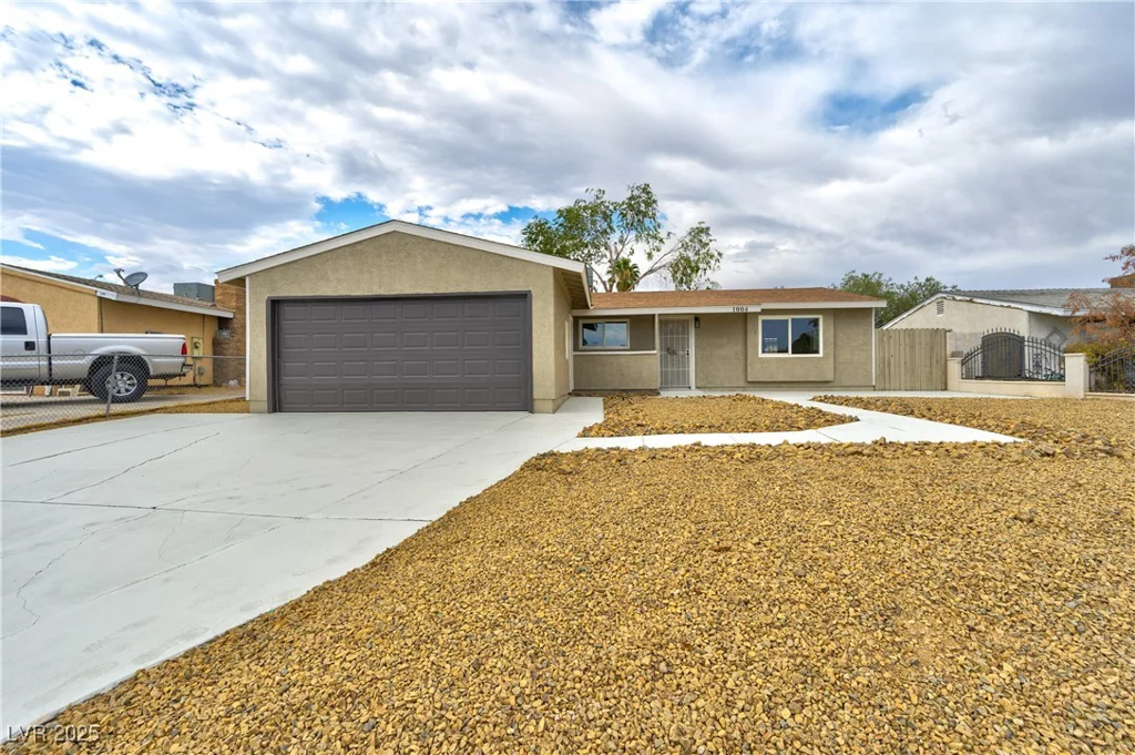 1004 Stone River, North Las Vegas, NV 89030