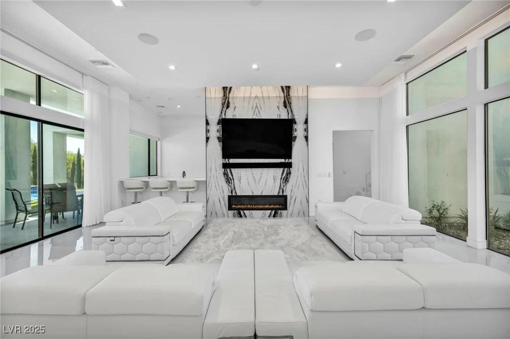 9760 Solar, Las Vegas, NV 89149