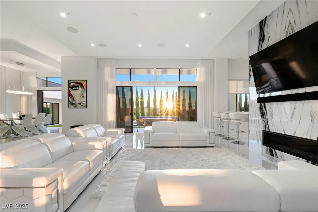 9760 Solar, Las Vegas, NV 89149