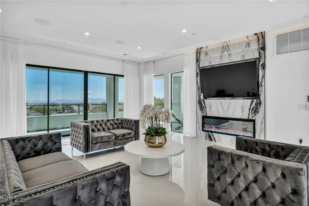 9760 Solar, Las Vegas, NV 89149