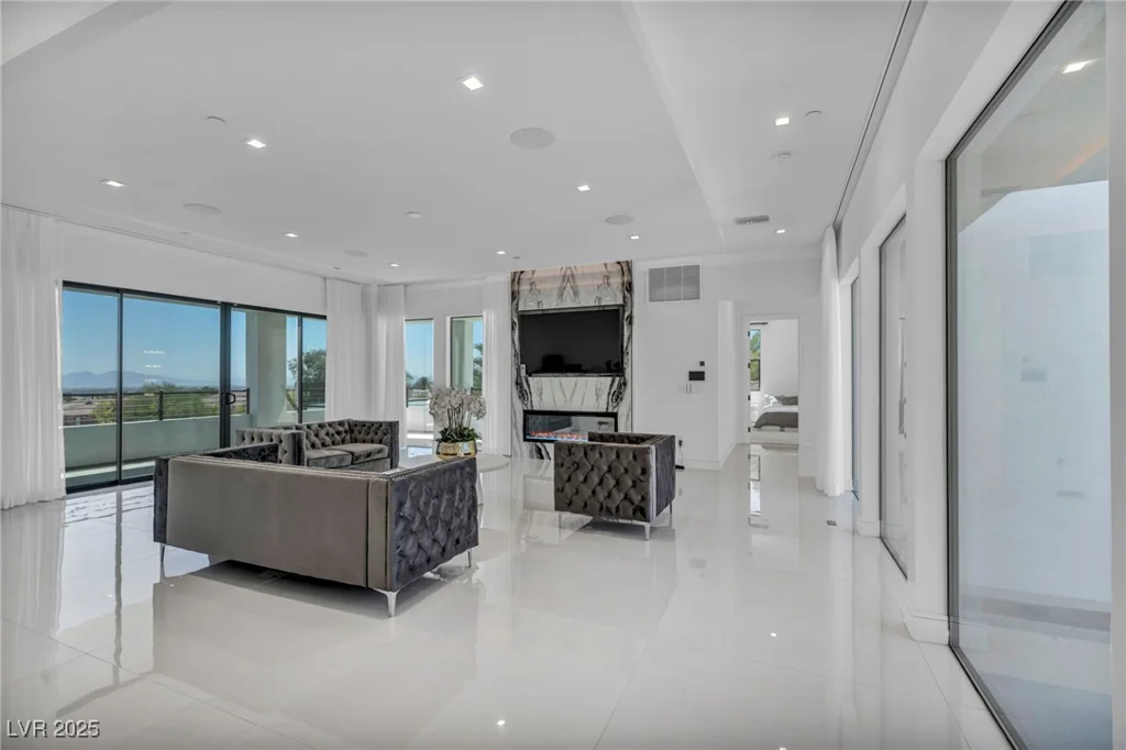 9760 Solar, Las Vegas, NV 89149