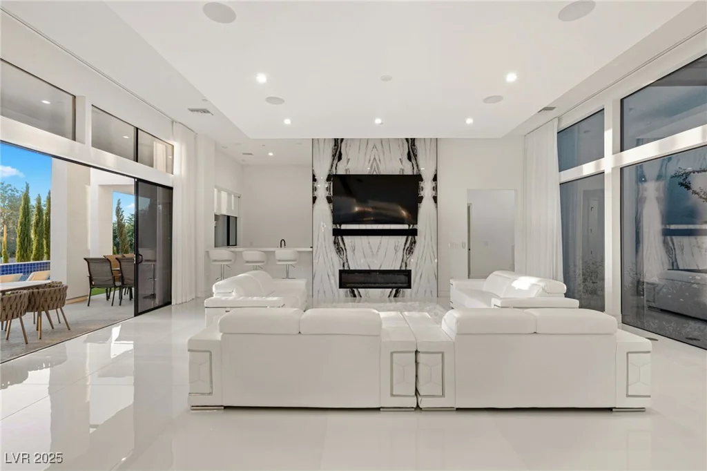 9760 Solar, Las Vegas, NV 89149