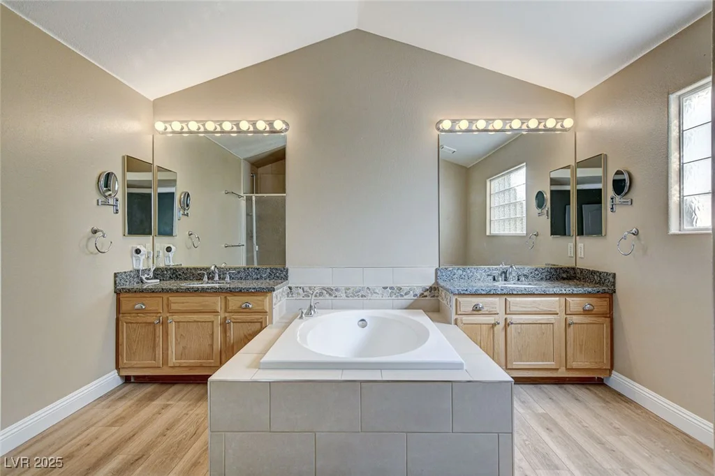 8105 Spanish Peak, Las Vegas, NV 89128