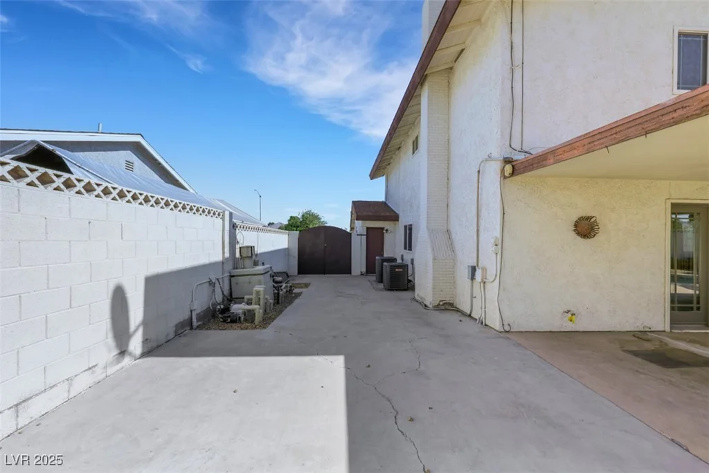 3746 Harmon, Las Vegas, NV 89121