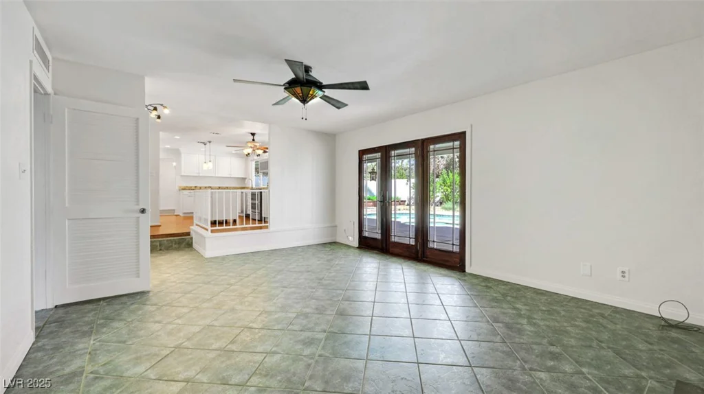 3746 Harmon, Las Vegas, NV 89121